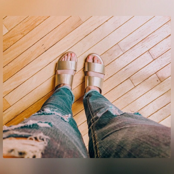 ❤CLEARANCE❤ Slide Sandal, NWT - Picture 2 of 3